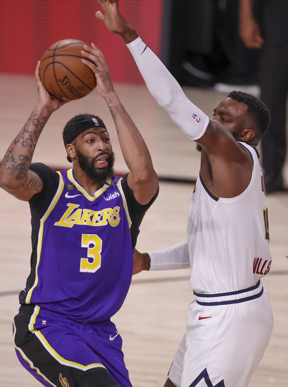 James pone a Lakers en las Finales de la NBA

