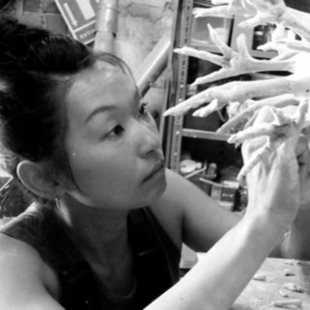 Yukiko Kitahara trabajando en una de las piezas de la serie 'Usar y no tirar'