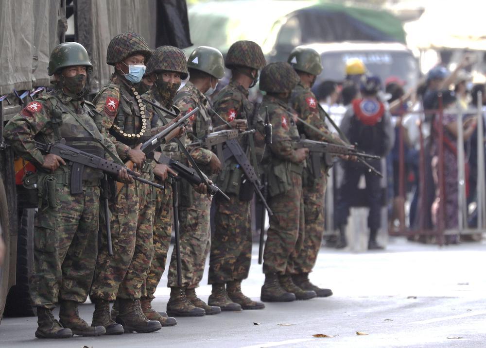 El despliegue del Ejército aumenta la tensión en Birmania