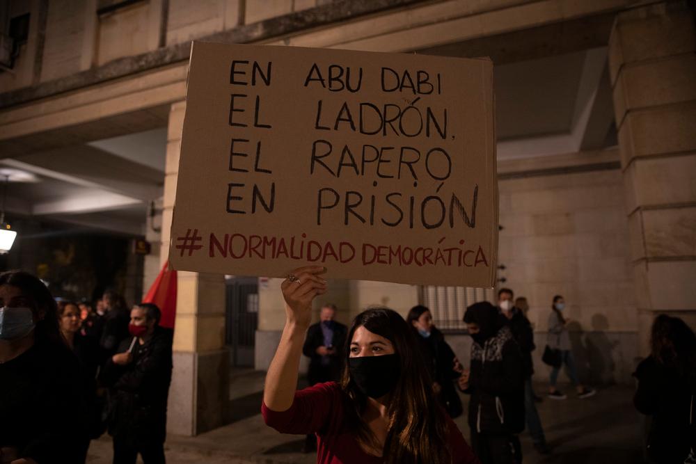 Protestas contra el encarcelamiento de Pablo Hasel en Sevilla  / MARÍA JOSÉ LÓPEZ