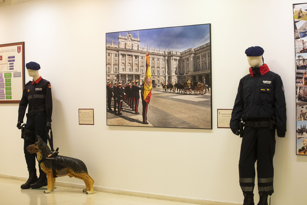 La Guardia Real acerca su historia en una exposición