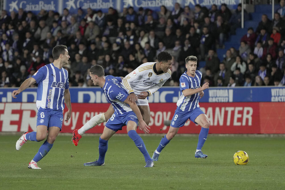 Lucas Vázquez recupera el liderato para el Real Madrid 
