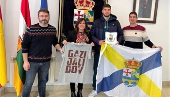 Villamediana rinde homenaje al boxeador Gazi Jalidov