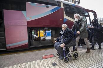El 65% de conexiones en bus entre pueblos carece de viajeros