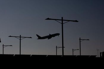 28 migrantes escapan durante un aterrizaje en Barcelona