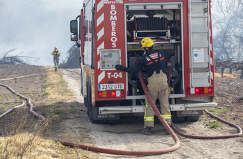 La caída de un rayo provoca un incendio en Ausejo