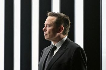 Elon Musk oferta 43.000 millones para comprar Twitter