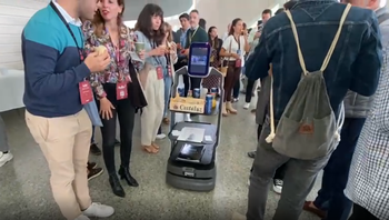 El primer robot camarero de Logroño se estrena en valencia