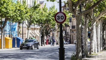 Logroño instala 12 resaltos para calmar el tráfico rodado