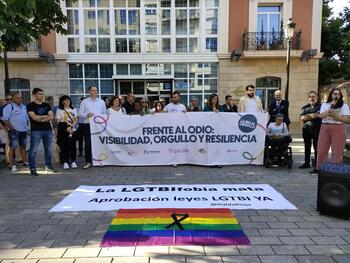 Logroño muestra su repulsa al atentado en Oslo a un pub LGBT