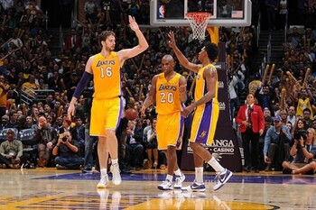 Los Lakers retiran el '16' de Pau Gasol