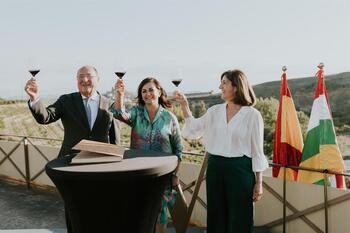 Carlos Moro inaugura su bodega de Rioja en una vendimia rápida
