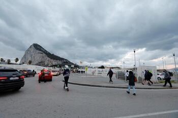 España y la UE proponen eliminar la verja de Gibraltar