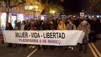 Logroño grita 'Basta ya' ante la violencia machista