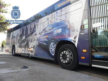 La Policía Nacional celebra sus 200 años con buses rotulados