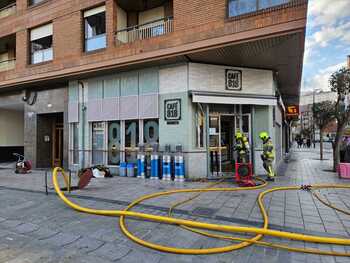 Extinguido el incendio del almacén en un bar de Murrieta