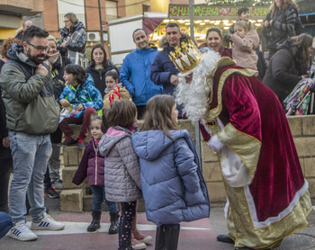 Los Reyes hacen mágica la tarde en Villamediana