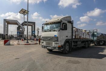 Israel da permiso a la entrega de combustible en Gaza