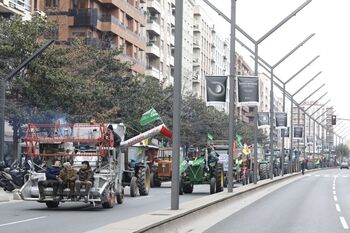 500 tractores salen a la calle para exigir un campo rentable