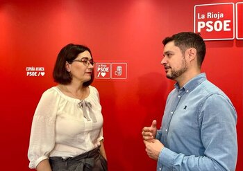 El PSOE riojano acusa a Feijóo de hacer perder un mes al país