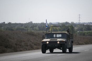 Israel vuelve a hacer otra pequeña incursión terrestre en Gaza