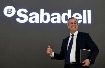 El Sabadell gana un 62% más en 2022 y premia a los accionistas