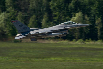 EEUU entrenará a ucranianos en el manejo de F-16 en octubre