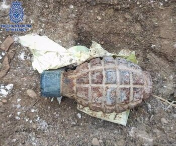 Un ciudadano halla una granada en un tejado de Logroño