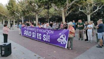 Una concentración pide en Logroño el cese de Rubiales