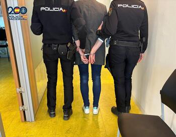 Detenida una mujer de 72 años por robar 4.000 euros