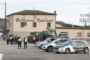 La tractorada intenta acceder a Logroño