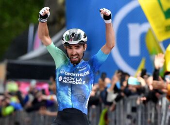 Paret-Peintre gana la décima etapa del Giro