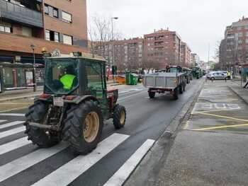 La 'tractorada' protesta en el Consejo Regulador